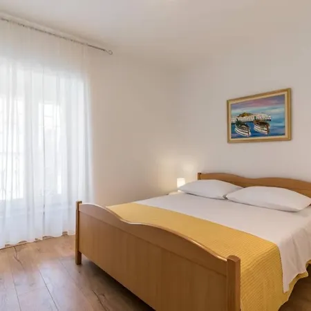 Apartment In City Center דירה *